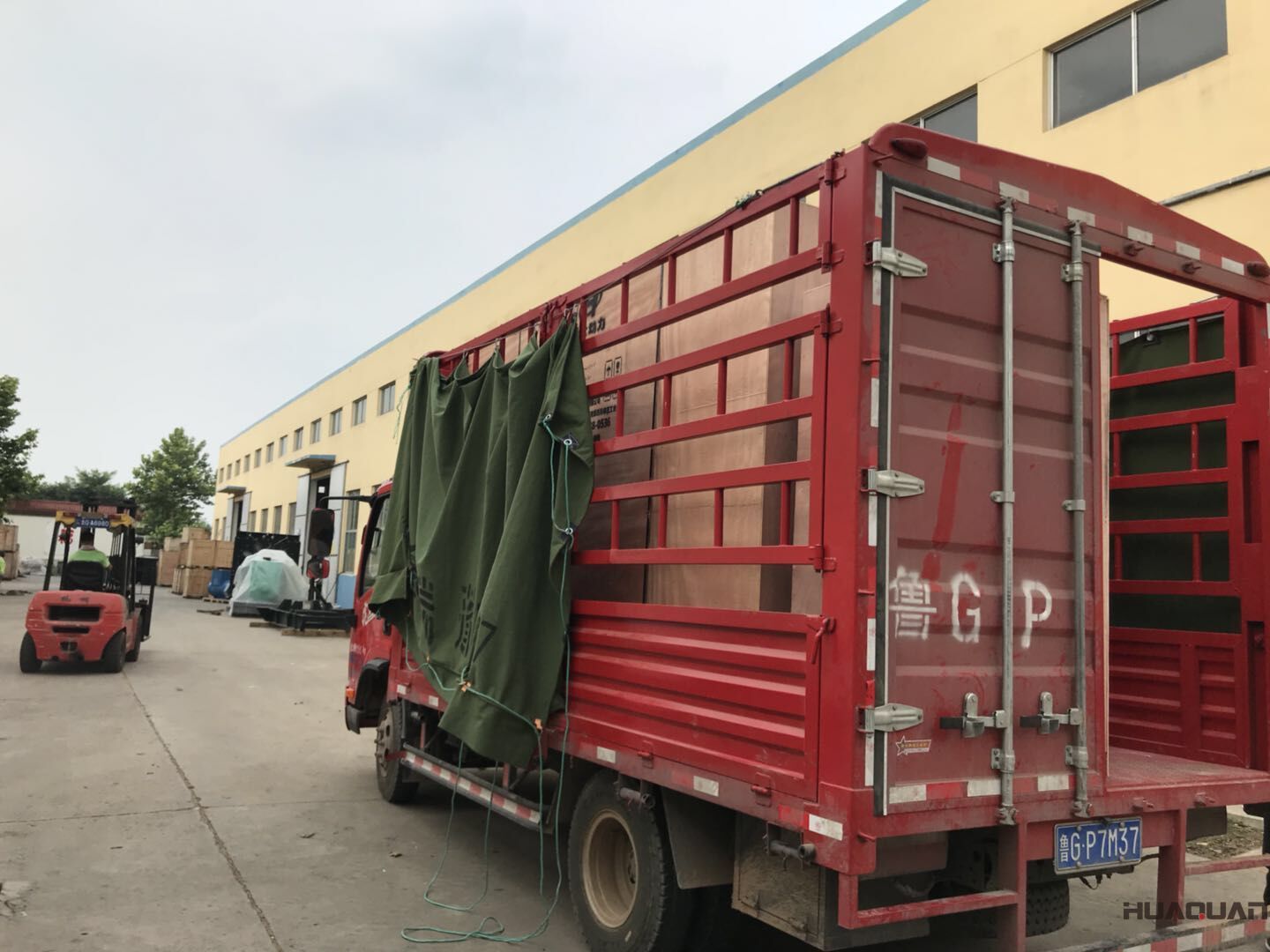 2018年7月5日一臺HQ600GF自動化柴油發(fā)電機(jī)組成功發(fā)往四川省