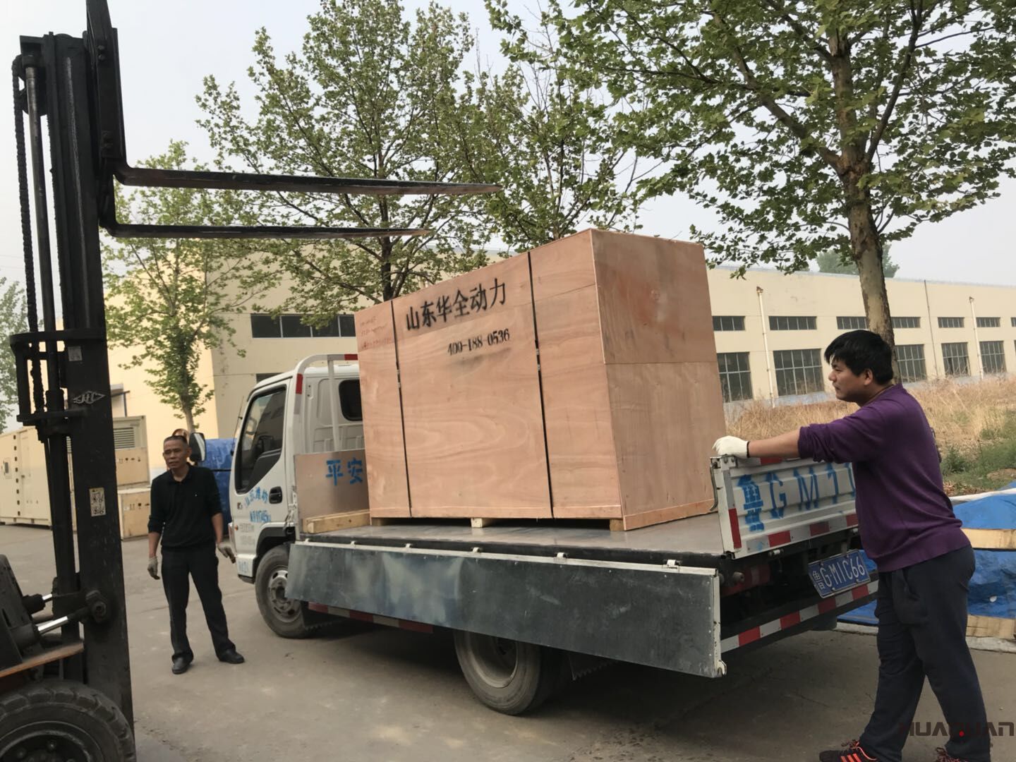 8月17日，一臺100kw標(biāo)配柴油發(fā)電機(jī)組從華全動力成功發(fā)往山西