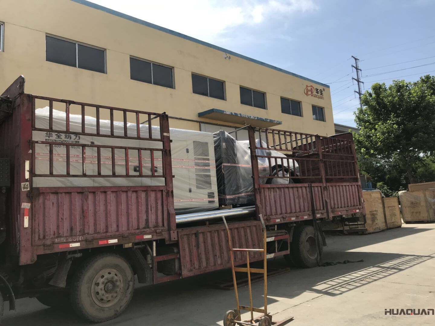 一臺(tái)60kw標(biāo)配陸用發(fā)電機(jī)組于8月17順利發(fā)往湖北省