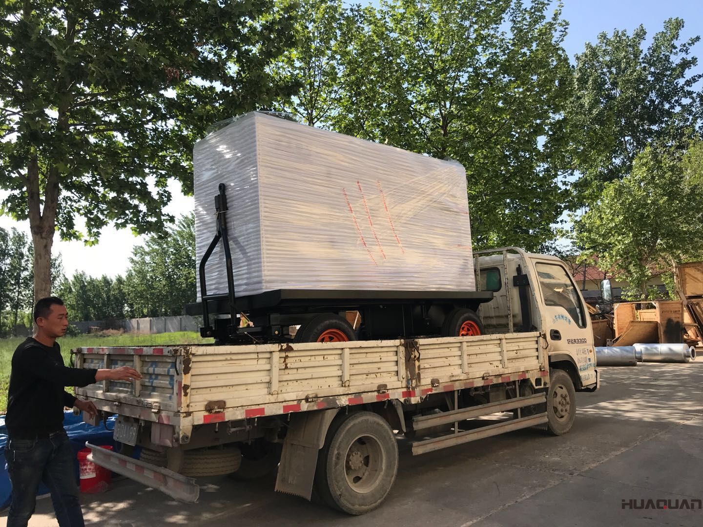 8月27日，一臺60kw移動拖車水泵機組從華全動力順利發(fā)往山東省