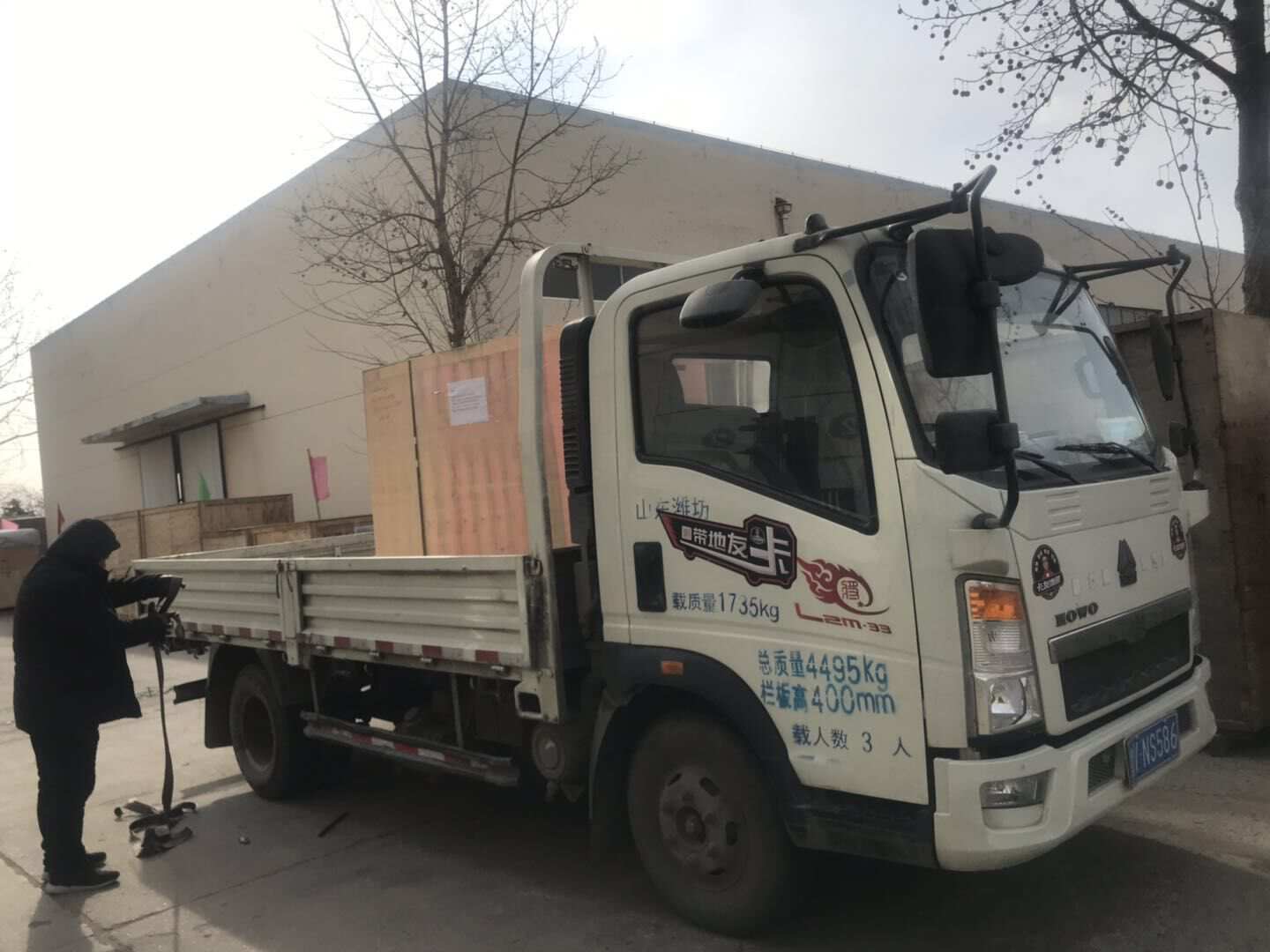 1月8日，薛先生從華全動力采購的50kw移動拖車柴油發(fā)電機(jī)組現(xiàn)已成功發(fā)往福建省